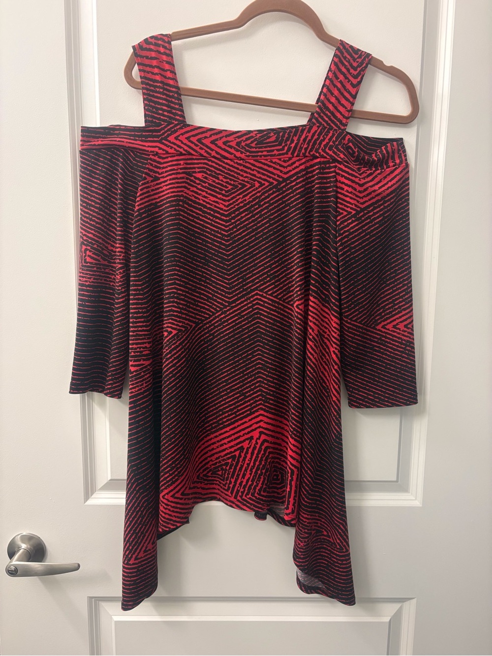 Cold-Shoulder Geometric Tunic in Red and Black